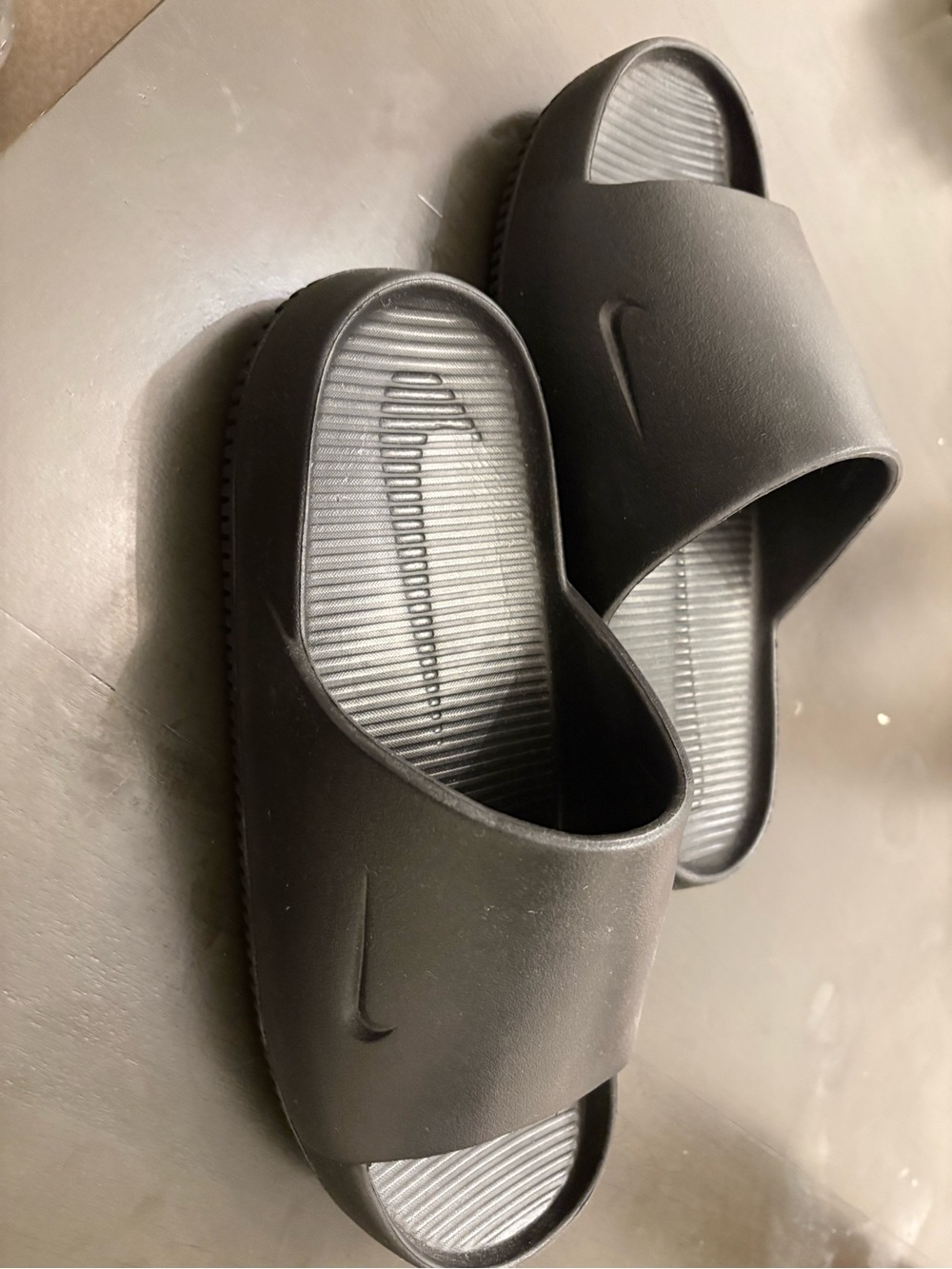 Nike Calm 2.0 Black Men’s Slide Sandals with Subtle Swoosh - Picture 6 of 7